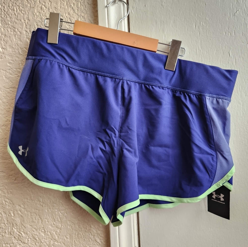 Under Armour- Fitted Shorts
